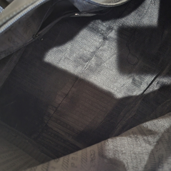 Prada Duffle bag 22x12 black - Picture 8 of 10